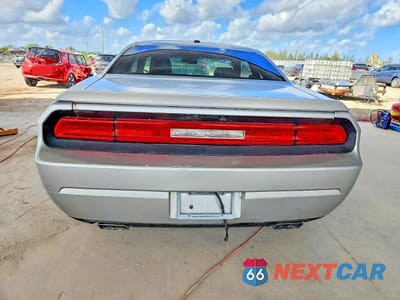 Zdjęcie 6 z 11 samochodu: 2012 DODGE CHALLENGER SXT VIN:2C3CDYAG8CH180229 - miniatura