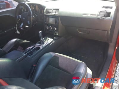 Zdjęcie 8 z 12 samochodu: 2010 DODGE CHALLENGER SRT-8 VIN:2B3CJ7DW8AH132049 - miniatura