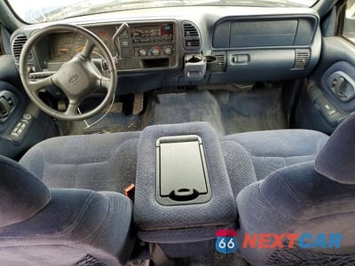 Zdjęcie 8 z 13 samochodu: 1998 CHEVROLET SUBURBAN C1500 VIN:1GNEC16R5WJ361307 - miniatura