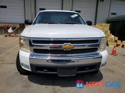 Piąte zdjęcie samochodu w środku: 2011 CHEVROLET SILVERADO K1500 LT VIN:3GCPKSE30BG376980 - miniatura