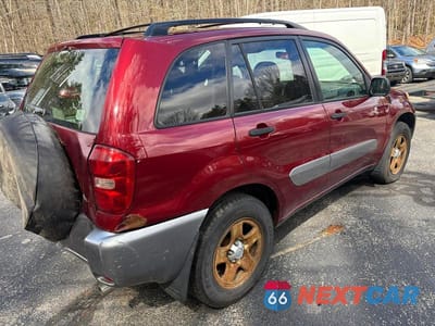 Czwarte zdjęcie samochodu z boku: 2005 TOYOTA RAV4 BASE VIN:JTEHD20V350069198 - miniatura