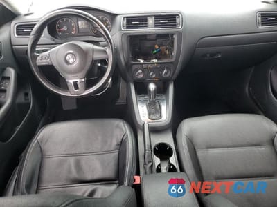 Zdjęcie 8 z 12 samochodu: 2011 VOLKSWAGEN JETTA SE VIN:3VWDX7AJXBM109382 - miniatura