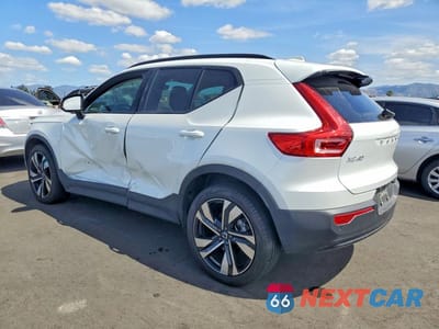 Drugie zdjęcie samochodu z przodu: 2024 VOLVO XC40 PLUS VIN:YV4L12UL7R2362268 - miniatura