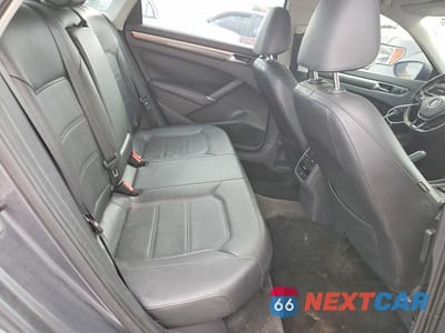 Zdjęcie 10 z 11 samochodu: 2017 VOLKSWAGEN PASSAT SE VIN:1VWBT7A36HC016390 - miniatura