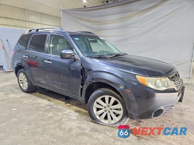 Czwarte zdjęcie samochodu z boku: 2012 SUBARU FORESTER 2.5X PREMIUM VIN:JF2SHADCXCH440861 - miniatura