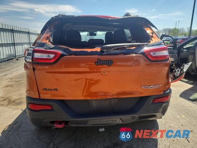 Zdjęcie 6 z 13 samochodu: 2015 JEEP CHEROKEE TRAILHAWK VIN:1C4PJMBB0FW634948 - miniatura