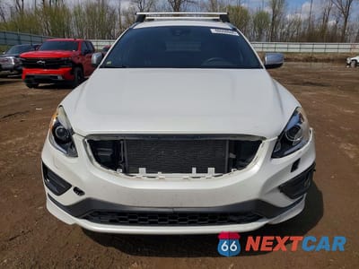 Piąte zdjęcie samochodu w środku: 2016 VOLVO XC60 T6 R-DESIGN PREMIER VIN:YV4902RP0G2825499 - miniatura