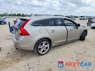 Trzecie zdjęcie samochodu z tyłu: 2015 VOLVO V60 PREMIER VIN:YV140MEK1F1252288 - miniatura