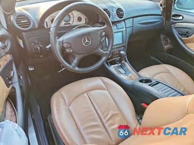 Zdjęcie 8 z 11 samochodu: 2007 MERCEDES-BENZ CLK 550 VIN:WDBTJ72H57F218852 - miniatura