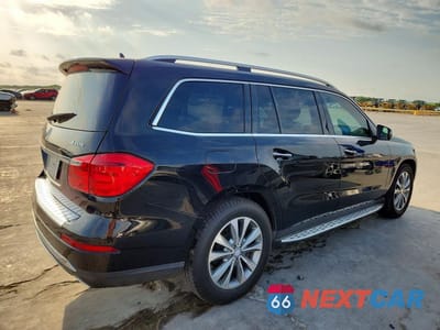 Trzecie zdjęcie samochodu z tyłu: 2013 MERCEDES-BENZ GL 450 4MATIC VIN:4JGDF7CE8DA233992 - miniatura