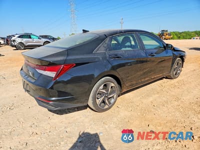 Trzecie zdjęcie samochodu z tyłu: 2023 HYUNDAI ELANTRA SEL VIN:KMHLS4AG8PU612262 - miniatura