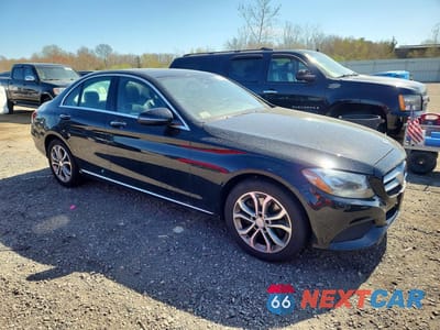 Czwarte zdjęcie samochodu z boku: 2016 MERCEDES-BENZ C 300 4MATIC VIN:55SWF4KB3GU123753 - miniatura
