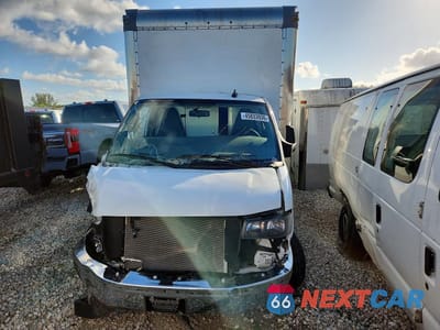 Piąte zdjęcie samochodu w środku: 2025 GMC SAVANA BOX TRUCK VIN:7GZ37TC79SN000283 - miniatura