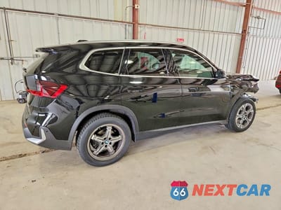 Trzecie zdjęcie samochodu z tyłu: 2023 BMW X1 XDRIVE28I VIN:WBX73EF05P5W20353 - miniatura