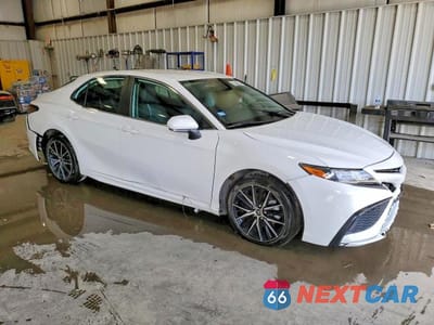 Czwarte zdjęcie samochodu z boku: 2022 TOYOTA CAMRY SE VIN:4T1G11AK3NU705338 - miniatura