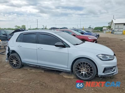 Czwarte zdjęcie samochodu z boku: 2020 VOLKSWAGEN GOLF VIN:3VWG57AU3LM012068 - miniatura