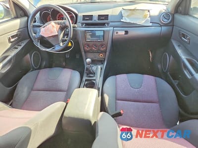 Zdjęcie 8 z 12 samochodu: 2005 MAZDA 3 HATCHBACK VIN:JM1BK343251281664 - miniatura