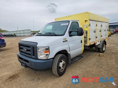 2018 FORD ECONOLINE E450 SUPER DUTY CUTAWAY VAN 1FDXE4FS7JDC18930 - główne zdjęcie licytacji z USA - miniatura