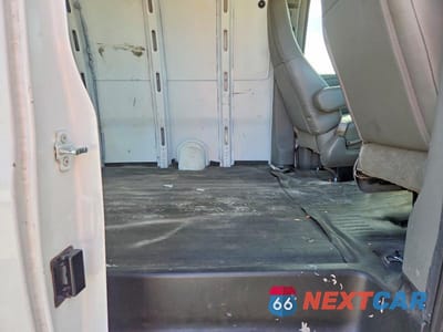 Zdjęcie 11 z 14 samochodu: 2019 GMC SAVANA G2500 VIN:1GTW7AFG7K1191042 - miniatura