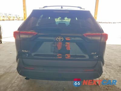 Zdjęcie 6 z 12 samochodu: 2021 TOYOTA RAV4 XLE VIN:2T3W1RFV2MC167204 - miniatura