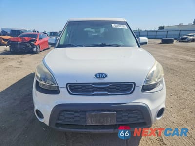 Piąte zdjęcie samochodu w środku: 2012 KIA SOUL BASE VIN:KNDJT2A50C7436926 - miniatura