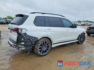 Trzecie zdjęcie samochodu z tyłu: 2025 BMW X7 M60I VIN:5UX33EM02S9Z88326 - miniatura