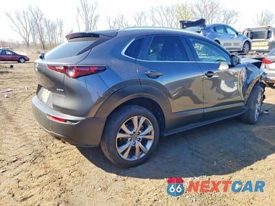 Trzecie zdjęcie samochodu z tyłu: 2022 MAZDA CX-30 PREFERRED VIN:3MVDMBCL5NM412845 - miniatura