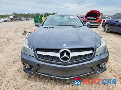 Piąte zdjęcie samochodu w środku: 2011 MERCEDES-BENZ SL 550 VIN:WDBSK7BA8BF164435 - miniatura