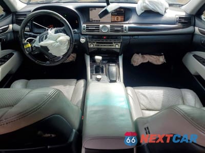 Zdjęcie 8 z 12 samochodu: 2015 LEXUS LS 460 VIN:JTHBL5EF3F5133663 - miniatura