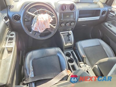 Zdjęcie 8 z 13 samochodu: 2014 JEEP COMPASS LATITUDE VIN:1C4NJCEB4ED628366 - miniatura