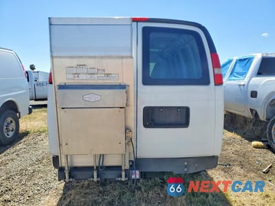 Zdjęcie 6 z 13 samochodu: 2017 CHEVROLET EXPRESS G2500 VIN:1GCWGAFF6H1120415 - miniatura