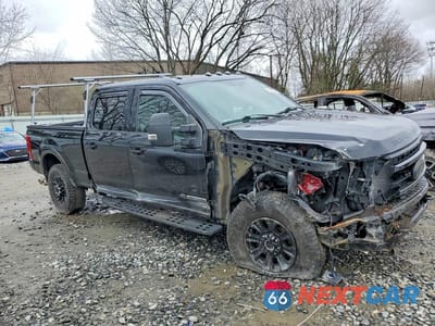 Czwarte zdjęcie samochodu z boku: 2022 FORD F350 SUPER DUTY VIN:1FT7W3BT2NEF17414 - miniatura