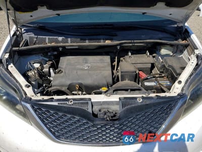Zdjęcie 12 z 13 samochodu: 2016 TOYOTA SIENNA LE 8-PASSENGER VIN:5TDXK3DC4GS742181 - miniatura