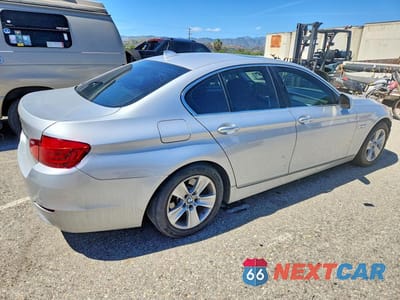 Trzecie zdjęcie samochodu z tyłu: 2013 BMW 528 I VIN:WBAXG5C54DD234393 - miniatura