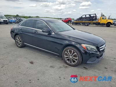 Czwarte zdjęcie samochodu z boku: 2016 MERCEDES-BENZ C 300 4MATIC VIN:55SWF4KB0GU100799 - miniatura