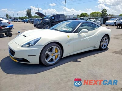 2011 FERRARI CALIFORNIA ZFF65LJA3B0178624 - główne zdjęcie licytacji z USA - miniatura