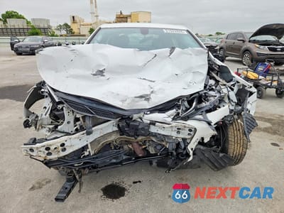 Piąte zdjęcie samochodu w środku: 2019 CHEVROLET CRUZE VIN:1G1BE5SM0K7100383 - miniatura