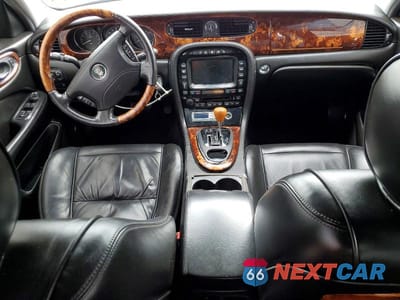 Zdjęcie 8 z 12 samochodu: 2006 JAGUAR VANDENPLAS VIN:SAJWA82B66SH10204 - miniatura