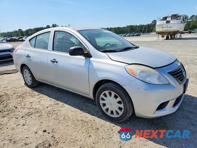 Czwarte zdjęcie samochodu z boku: 2013 NISSAN VERSA 1.6 S VIN:3N1CN7AP1DL869916 - miniatura