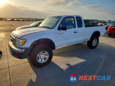 1999 TOYOTA TACOMA XTRACAB 4TAWN72N4XZ515291 - główne zdjęcie licytacji z USA - miniatura