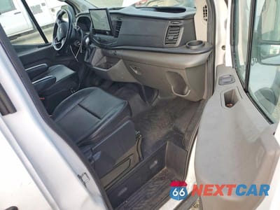 Zdjęcie 8 z 14 samochodu: 2023 FORD TRANSIT T-250 VIN:1FTBR1C82PKA59037 - miniatura