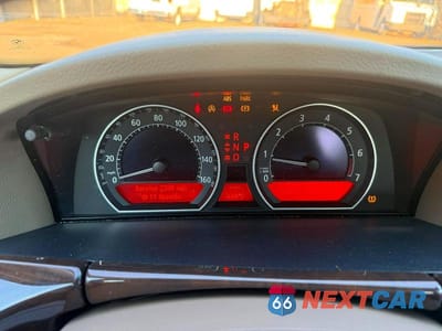 Zdjęcie 8 z 12 samochodu: 2007 BMW 750 VIN:WBAHN83507DT68768 - miniatura