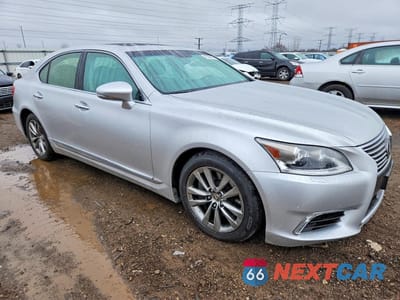 Czwarte zdjęcie samochodu z boku: 2014 LEXUS LS 460 VIN:JTHCL5EFXE5020358 - miniatura