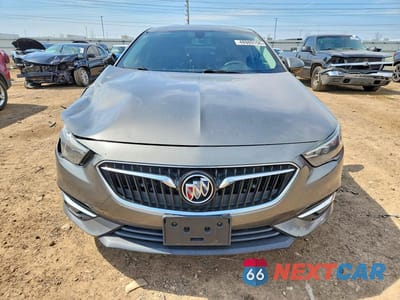 Piąte zdjęcie samochodu w środku: 2018 BUICK REGAL ESSENCE VIN:W04GP6SX4J1061557 - miniatura