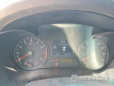 Zdjęcie 9 z 12 samochodu: 2017 KIA OPTIMA LX VIN:5XXGT4L33HG156045 - miniatura