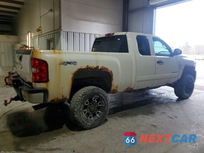 Trzecie zdjęcie samochodu z tyłu: 2013 CHEVROLET SILVERADO K2500 HEAVY DUTY LT VIN:1GC2KXCG0DZ206120 - miniatura