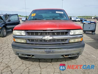 Piąte zdjęcie samochodu w środku: 2002 CHEVROLET SILVERADO K1500 VIN:1GCEK19T22E210852 - miniatura