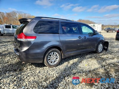 Trzecie zdjęcie samochodu z tyłu: 2011 TOYOTA SIENNA XLE 8-PASSENGER VIN:5TDYK3DC1BS149231 - miniatura