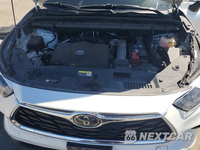 Zdjęcie 12 z 13 samochodu: 2022 TOYOTA HIGHLANDER VIN:5TDYZRAH2NS100834 - miniatura