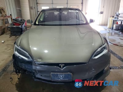 Piąte zdjęcie samochodu w środku: 2016 TESLA MODEL S VIN:5YJSA1E48GF157777 - miniatura